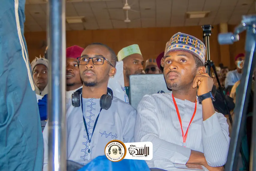 Background pattern overlay